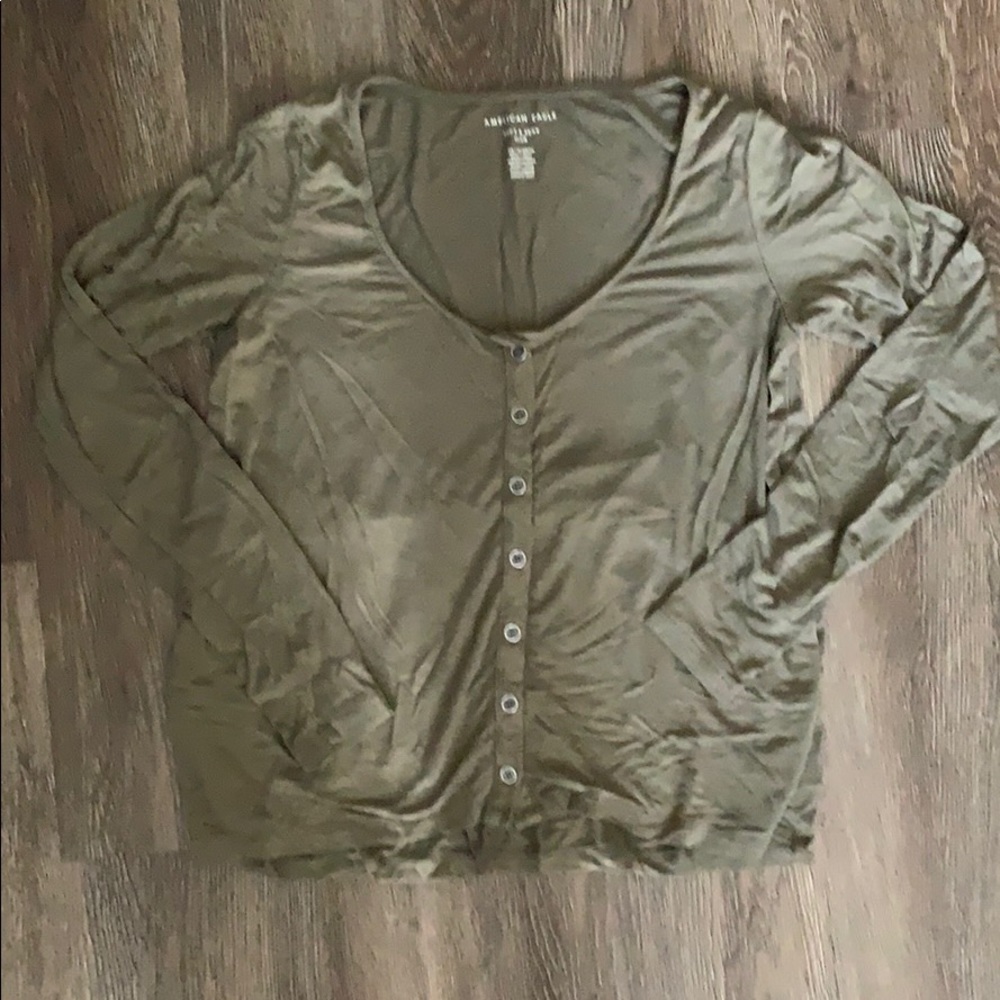 American Eagle Green long sleeve with buttons